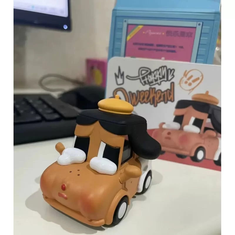 Crybaby POPCAR Happy Weekend Series Crybaby Brown ver.