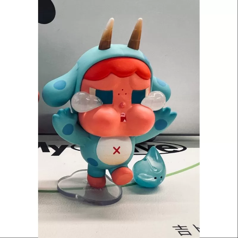 Crybaby Pop Mart Loong Presents the Treasure Series Crybaby BOOHOO LOONG special ver.(1/144)