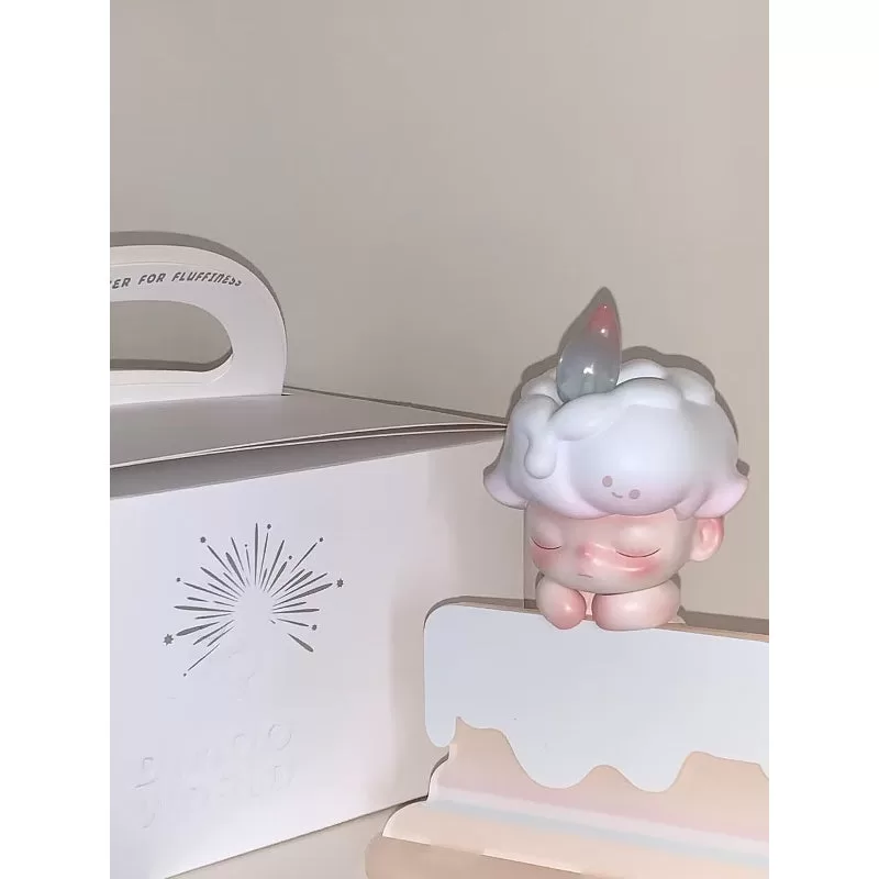 DIMOO Chiffon Cake Limited Figure DIMOO Chiffon Cake Limited Figure