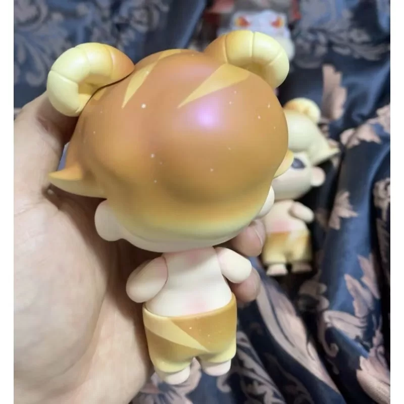 DIMOO Croissant Limited Figure DIMOO Croissant Limited Figure