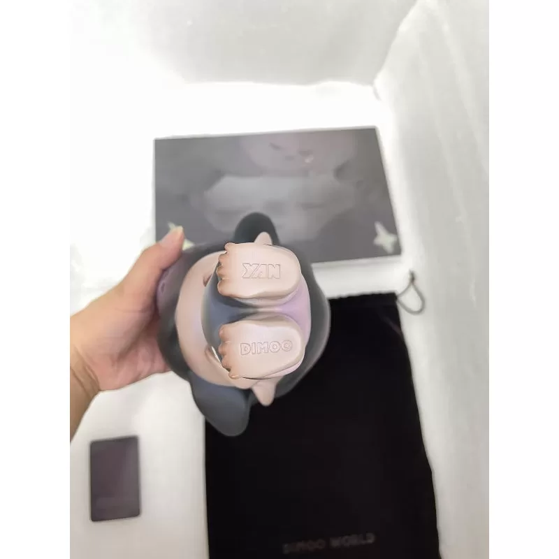 DIMOO Dark Dream Plus Limited Figure DIMOO Dark Dream Plus Limited Figure