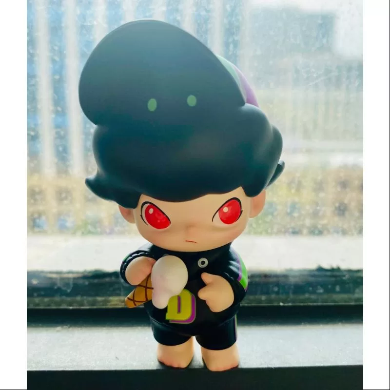 DIMOO WORLD Rapper Mini Figure Limited edition