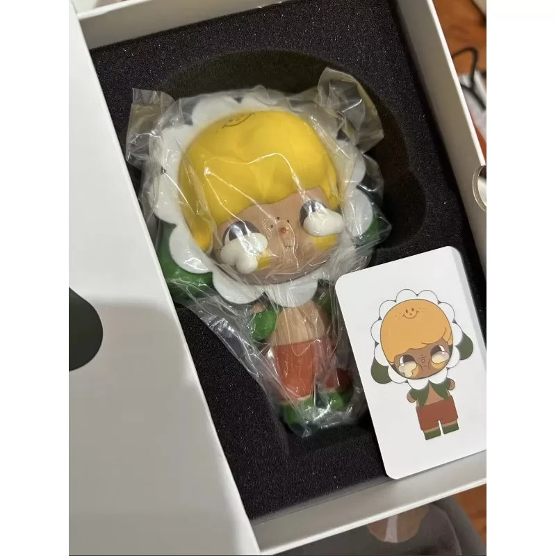 DIMOO x Crybaby Little Daisy Limited Figure