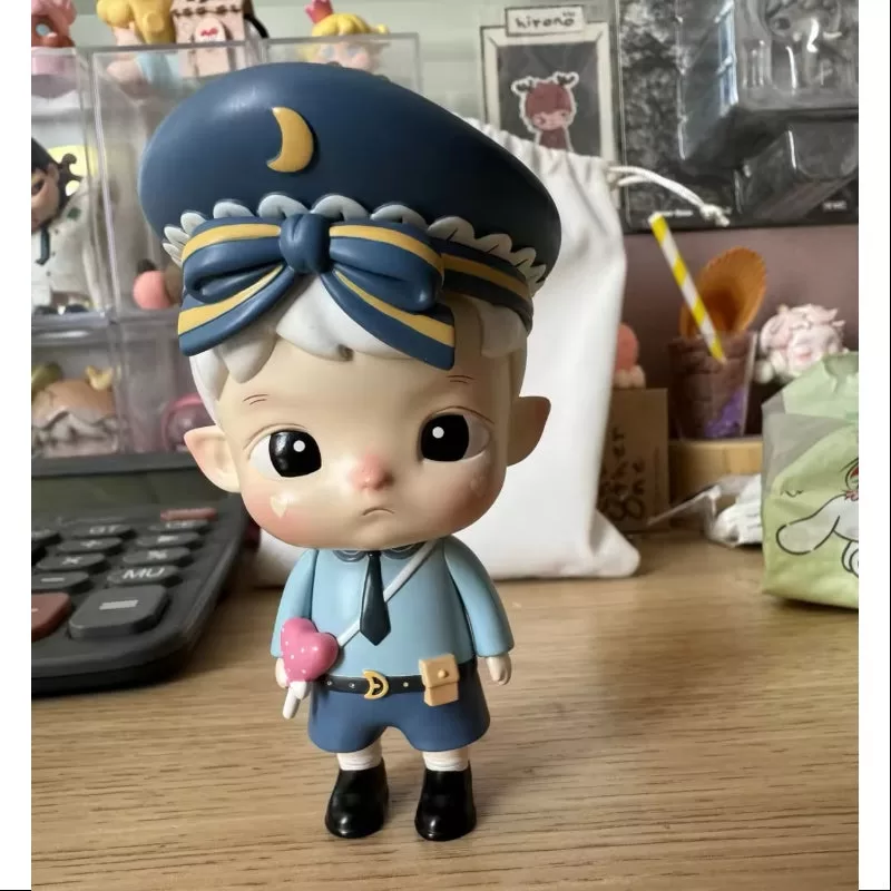 Hacipupu Little Moon Police Figurine 2021 Limited Edition