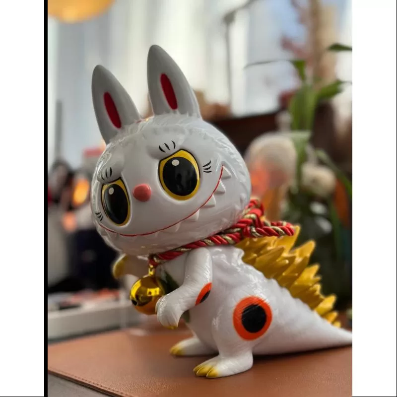 Labubu The Monsters Gojimomo Maneki LIMITED