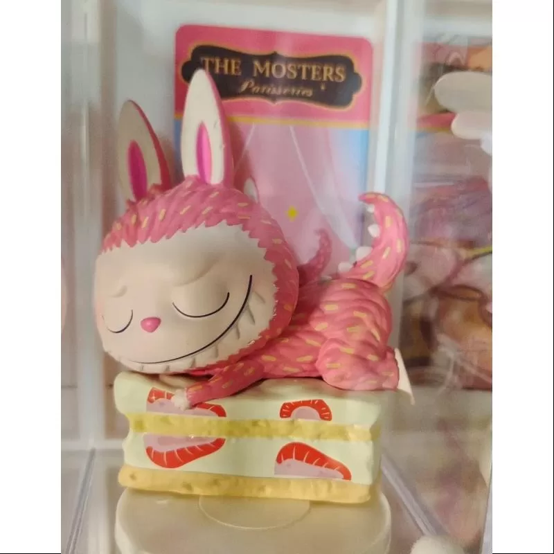 Labubu The Monsters Patisserie Series Strawberry fraisier cake Labubu The Monsters Patisserie Series Strawberry fraisier cake
