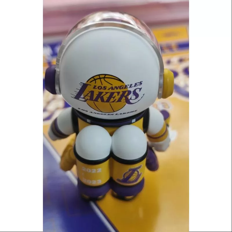 MEGA SPACE MOLLY 100% NBA Los Angeles Lakers 2023 LIMITED