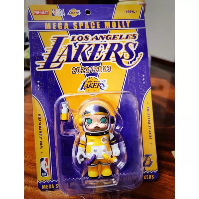 MEGA SPACE MOLLY 100% NBA Los Angeles Lakers 2023 LIMITED