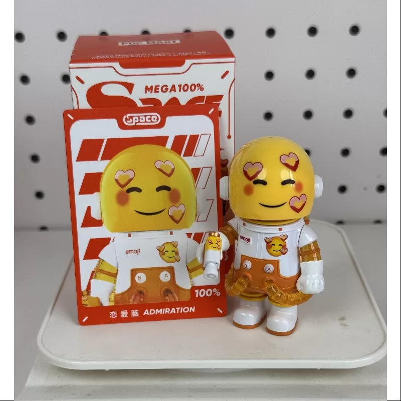 MEGA SPACE MOLLY 100% X emoji Series ADMIRATION MEGA SPACE MOLLY 100% X emoji Series ADMIRATION