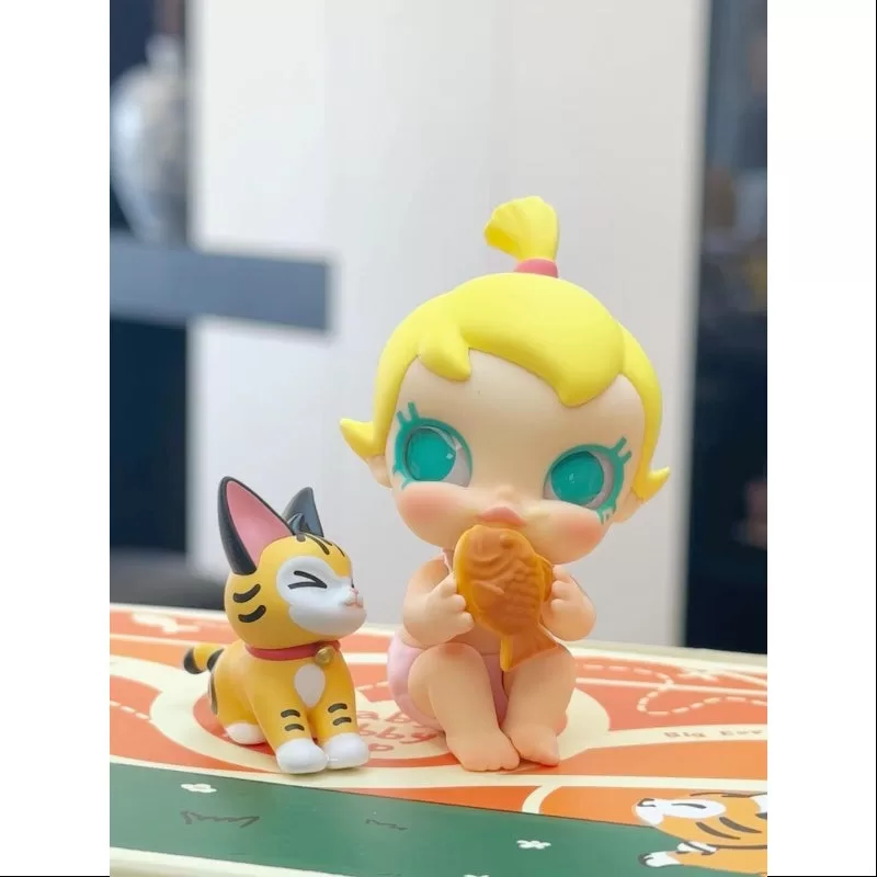 MOLLY Baby Molly u0026 Baby Tabby Series Sneak a Bite