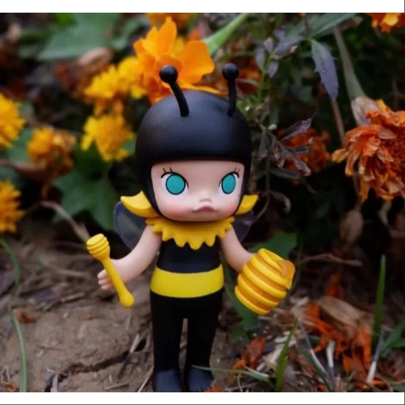 MOLLY Bugs Series Bee