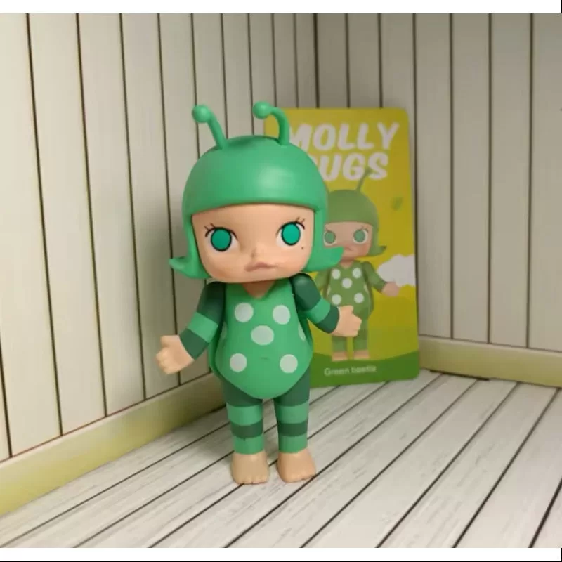 MOLLY Bugs Series Green Horned Insect