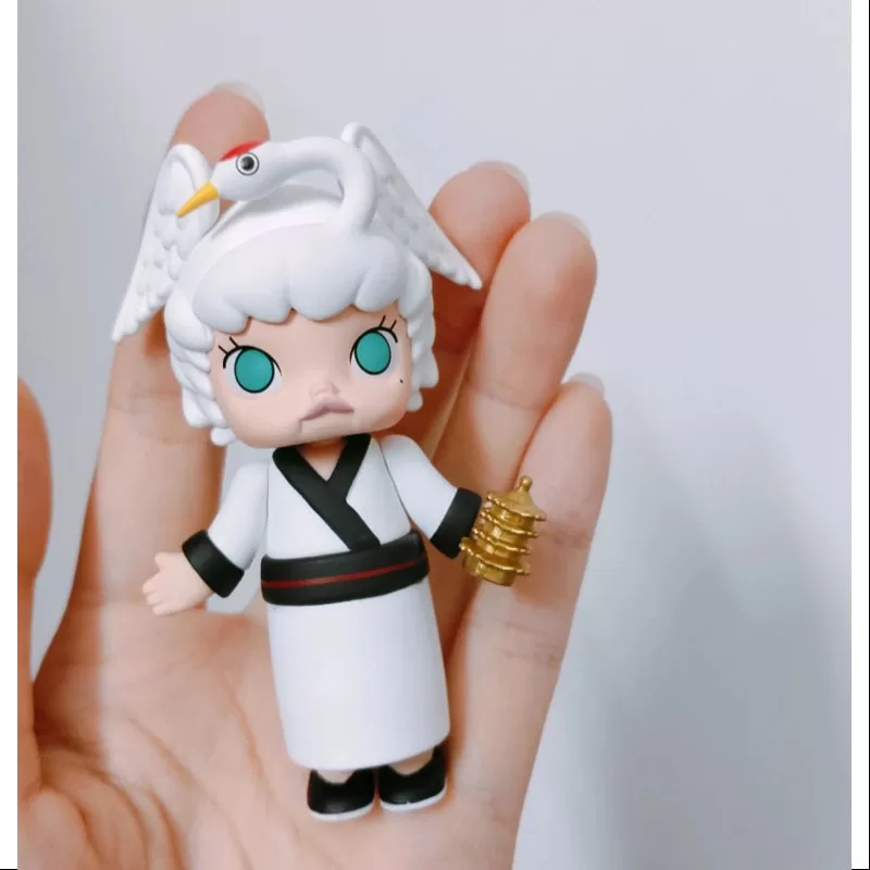 MOLLY Crane Wuhan Figurine 2019 Limited Edition MOLLY Crane Wuhan Figurine 2019 Limited Edition