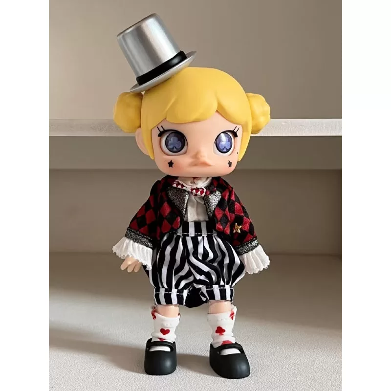 MOLLY Magic Show Action Figure MOLLY Magic Show Action Figure