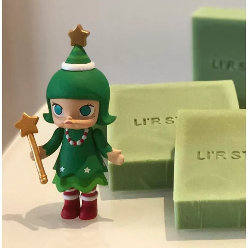 MOLLY Merry Christmas 2016 Series Christmas tree green