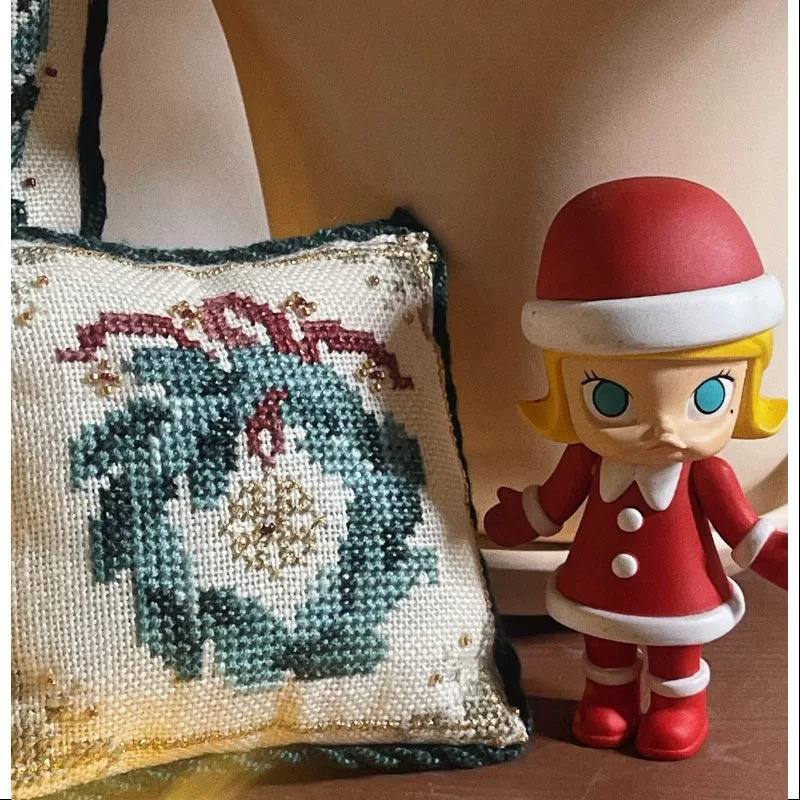 MOLLY Merry Christmas 2016 Series Santa Claus