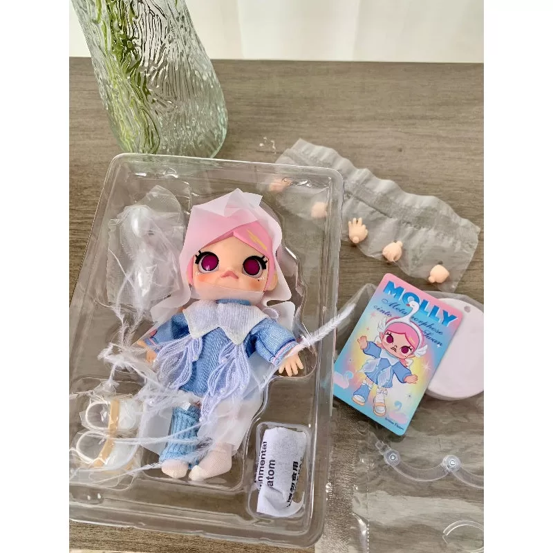 MOLLY Metamorphose Into Swan Action Figures