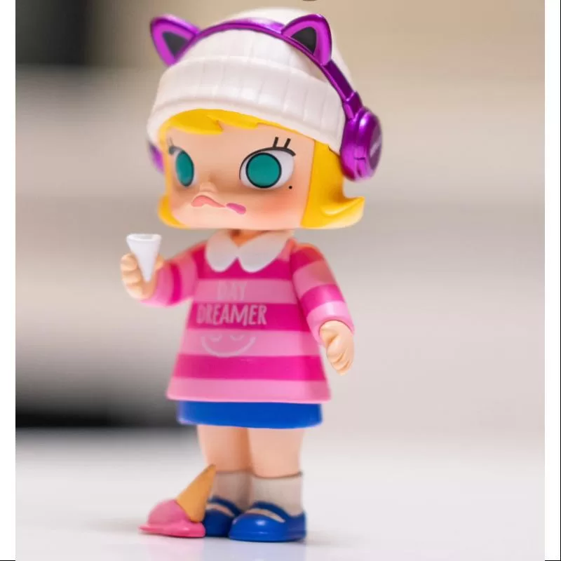 MOLLY My Instant Superpower Series Dazed