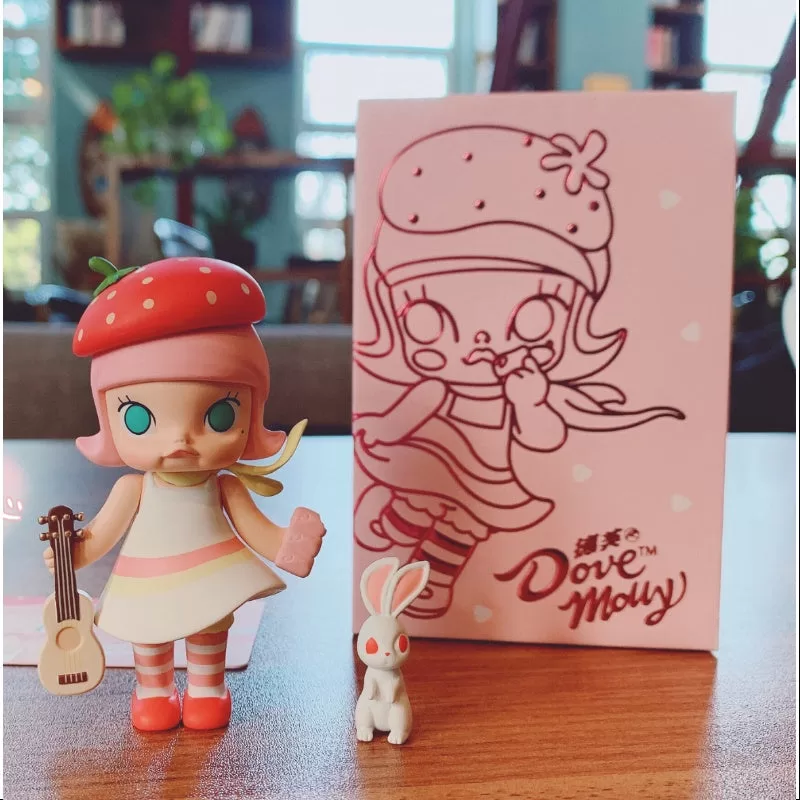 MOLLY Strawberry White Chocolate 2020 Limited Edition