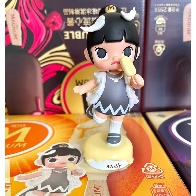 MOLLY Sun Lover Figurine 2023 Limited Edition