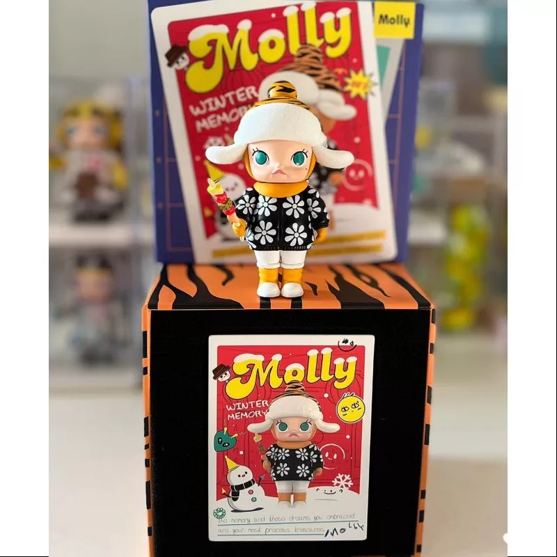 MOLLY Winter Memory Figurine 2021 Limited Edition