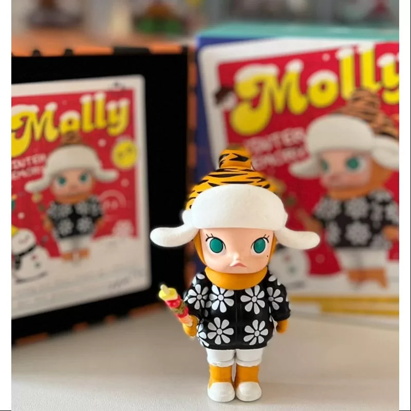 MOLLY Winter Memory Figurine 2021 Limited Edition