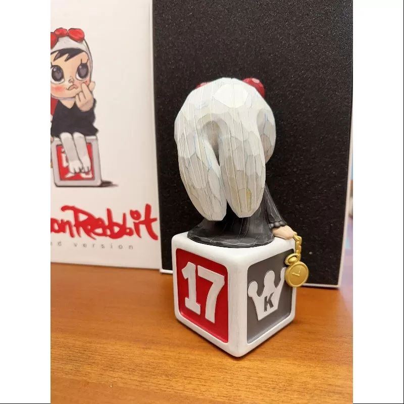 MOLLY x Silent Trick 17th Anniversary Statue The Moon Rabbit Red 2023 LIMITED MOLLY x Silent Trick 17th Anniversary Statue The Moon Rabbit Red 2023 LIMITED