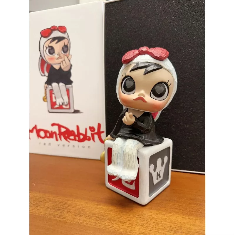 MOLLY x Silent Trick 17th Anniversary Statue The Moon Rabbit Red 2023 LIMITED