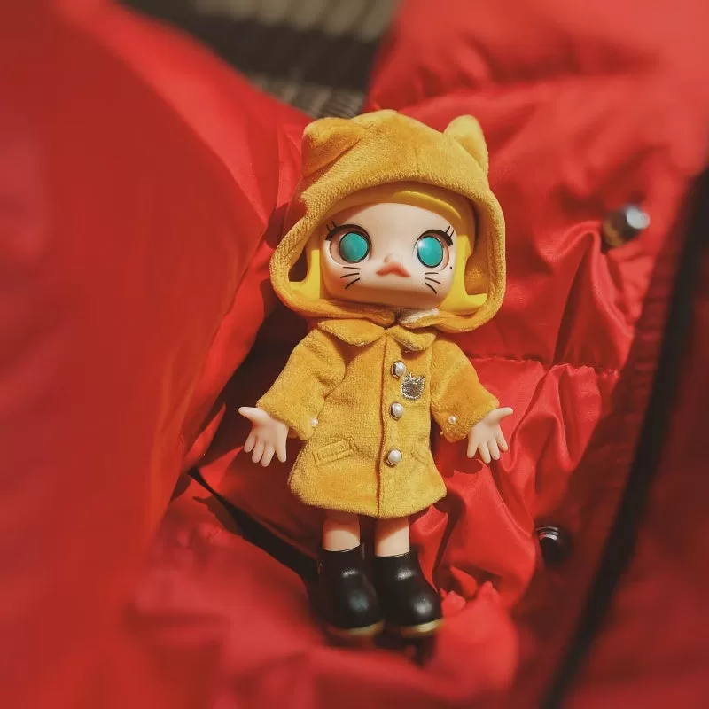 Molly Yellow Cat Action Figure Molly Yellow Cat Action Figure