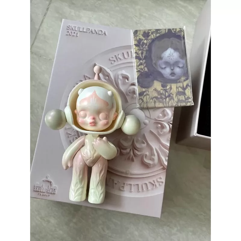 Skullpanda Confide Limited Figurine