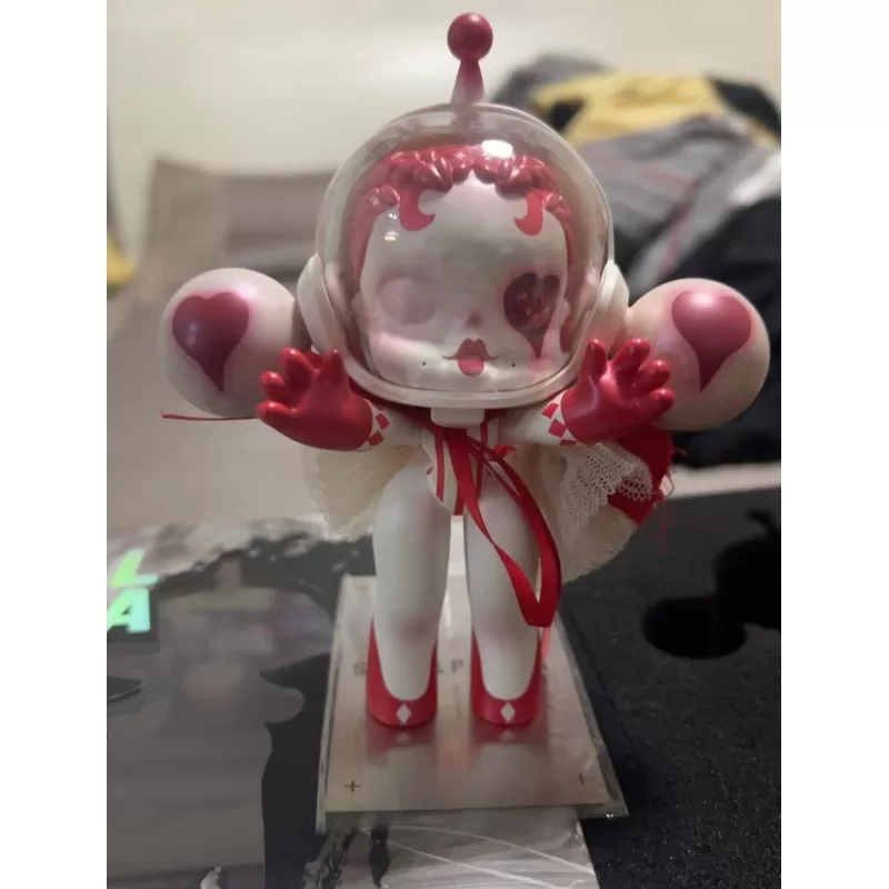 Skullpanda Queen Of Hearts Limited Figurine Skullpanda Queen Of Hearts Limited Figurine